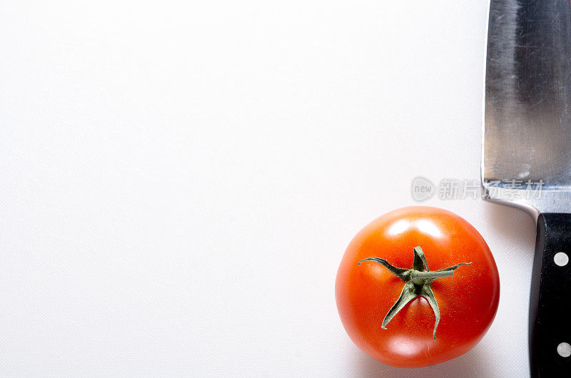 切菜板，番茄，刀