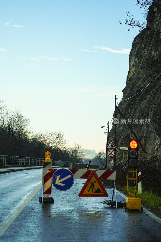 克罗地亚道路工程的红灯