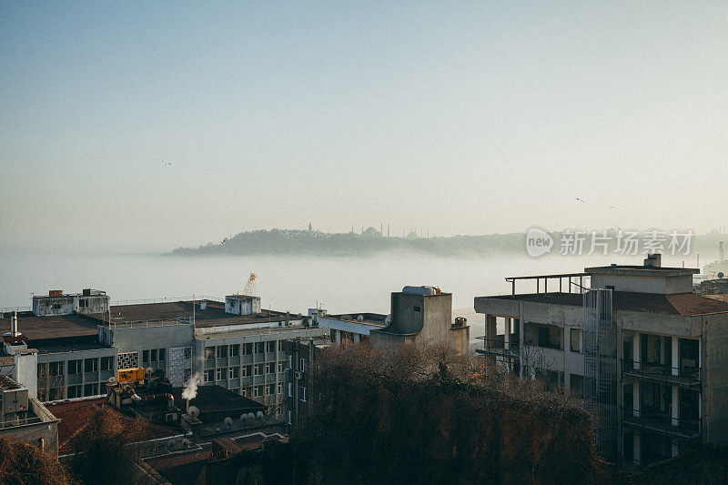 伊斯坦布尔的雾景