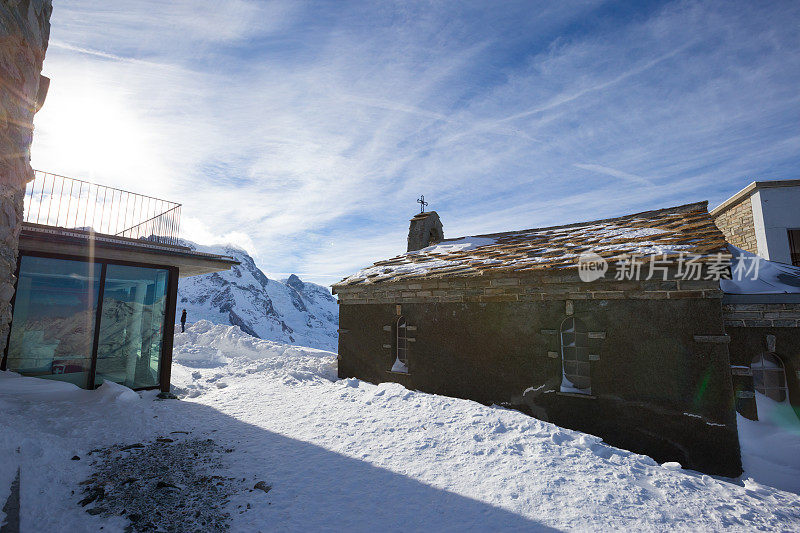 戈内格拉特山顶的滑雪小屋