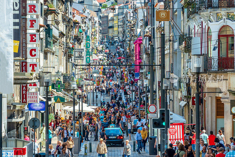 葡萄牙波尔图拥挤的街道