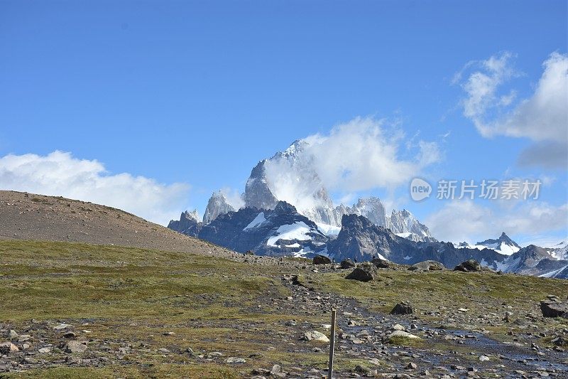 山全景