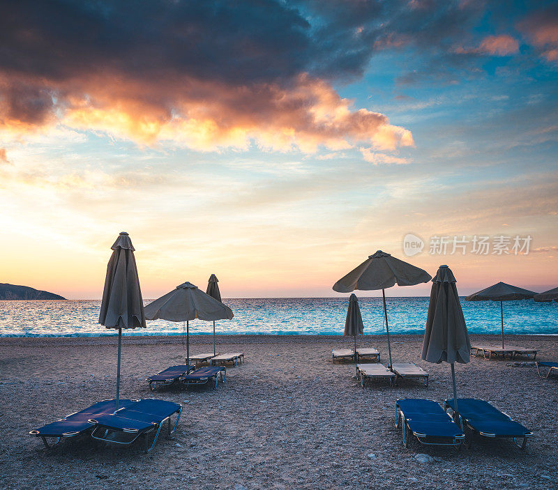 日落时分的Myrtos海滩