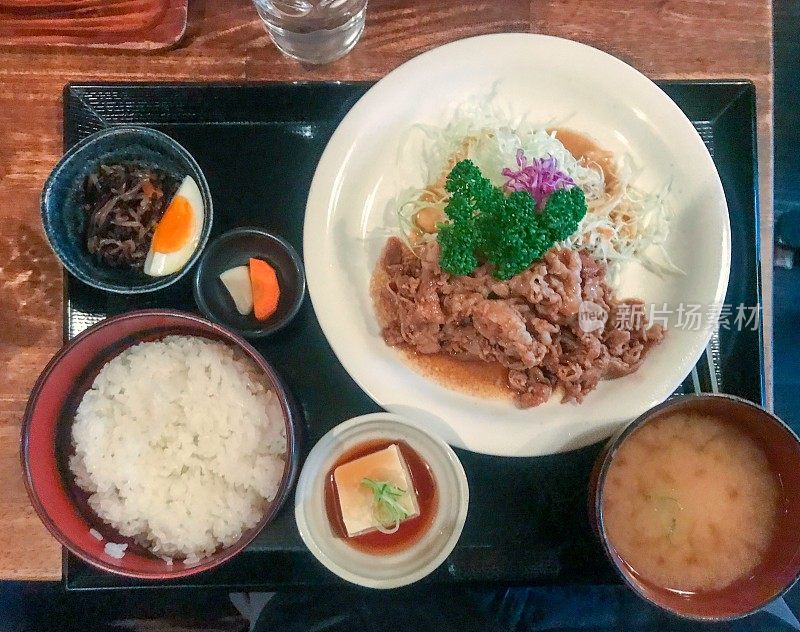 猪肉烧肉酱午餐