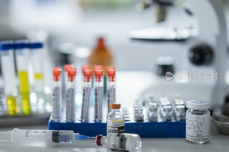 研究COVID-19疫苗的医学研究实验室