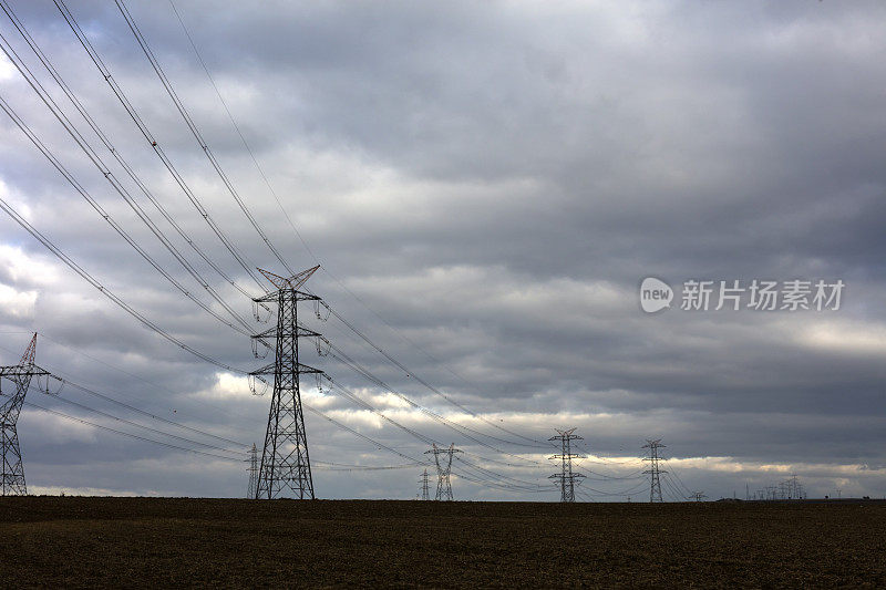 高压天空背景