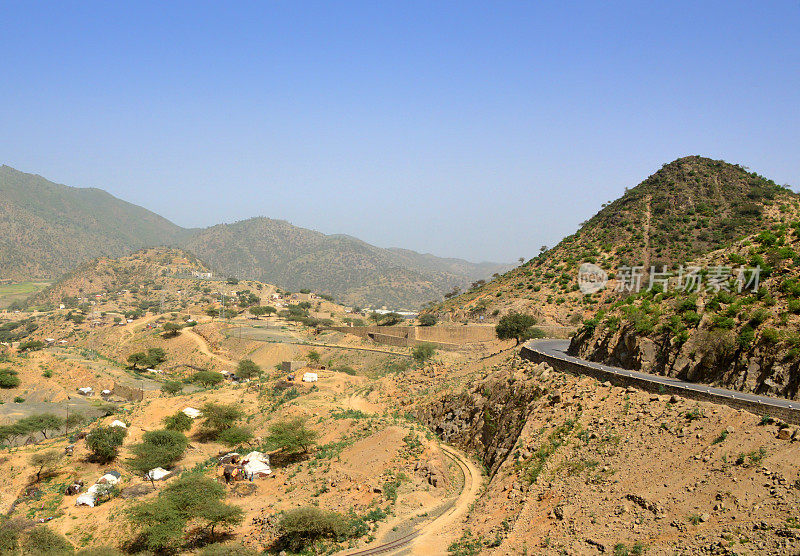 阿斯马拉-马萨瓦公路和铁路，欣达，北红海地区，厄立特里亚