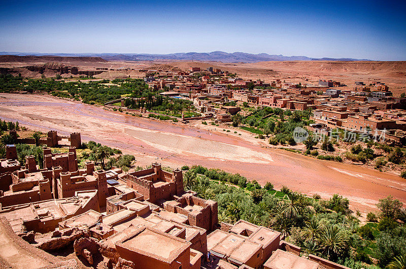 从阿特本哈杜卡斯巴俯瞰-北非摩洛哥的古城