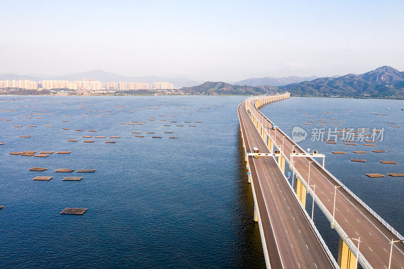 无人机俯瞰深圳湾大桥