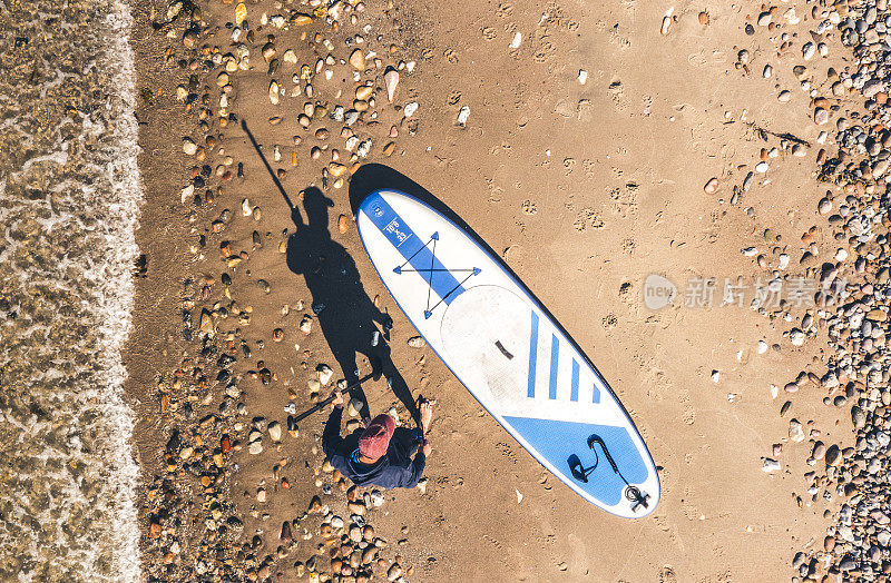 就像是在海滩上冲浪