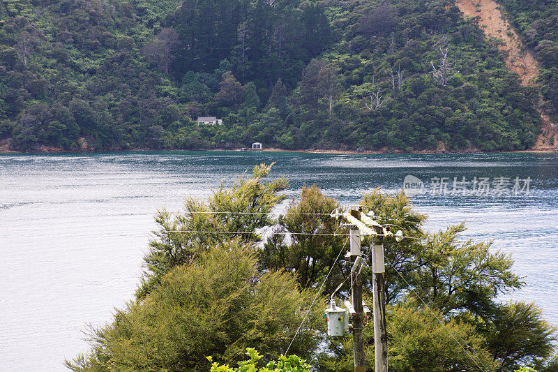 新西兰农村电力线塔