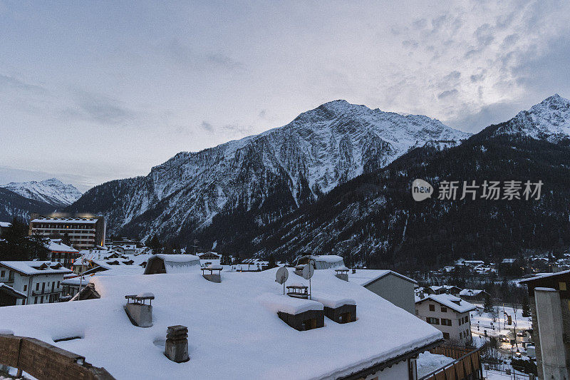 库马约雪屋顶