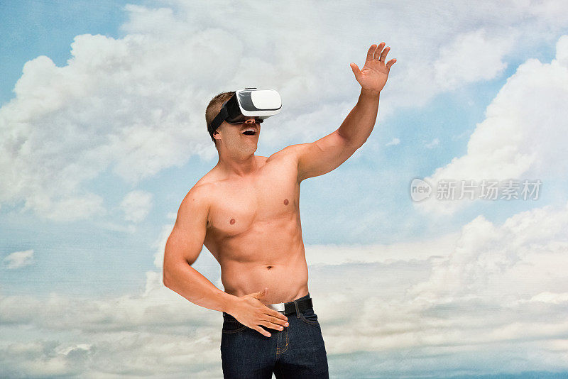 白人男性，使用虚拟现实模拟器
