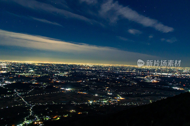 日本茨城县筑波山的夜景