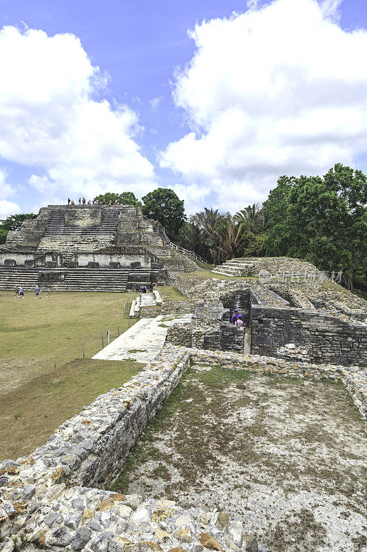 阿尔金哈玛雅遗址(古代名称未知)是这些废墟在玛雅语言的现代名称，这是在伯利兹的一个古玛雅城市的一部分。