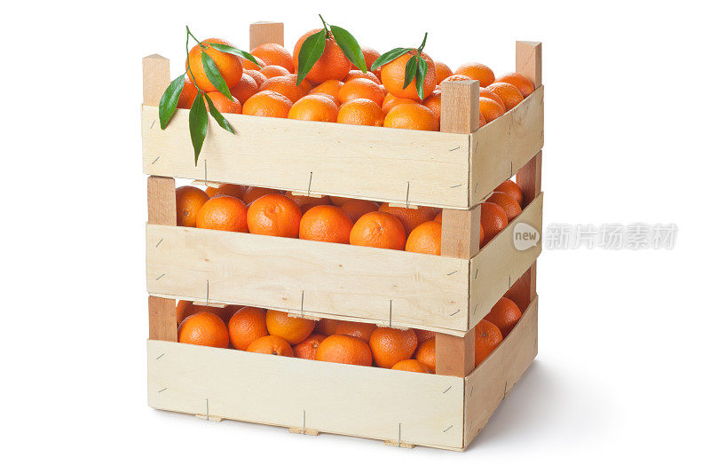 零售的三箱成熟的橘子