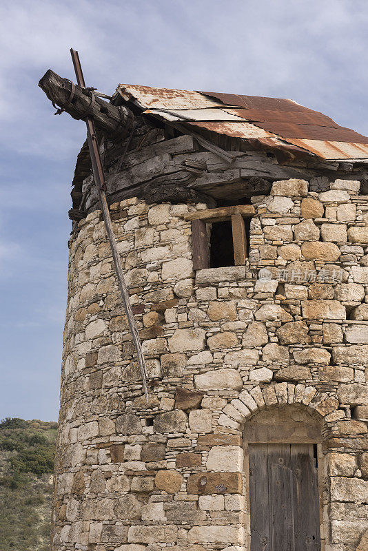 希腊希奥斯岛上的废弃传统风车