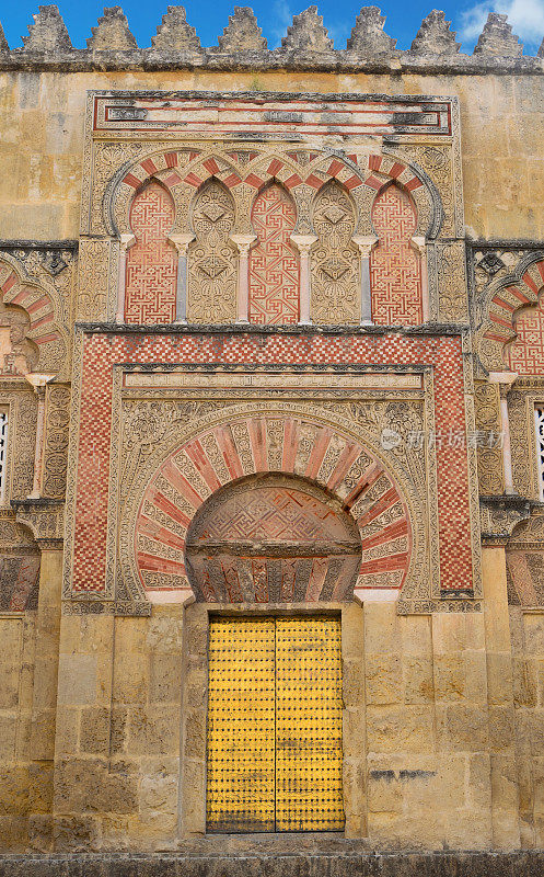 梅兹基塔大教堂的侧门