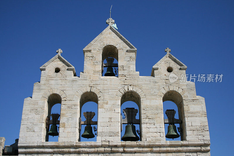 圣玛丽-勒-勒-拉-梅尔教堂的钟声