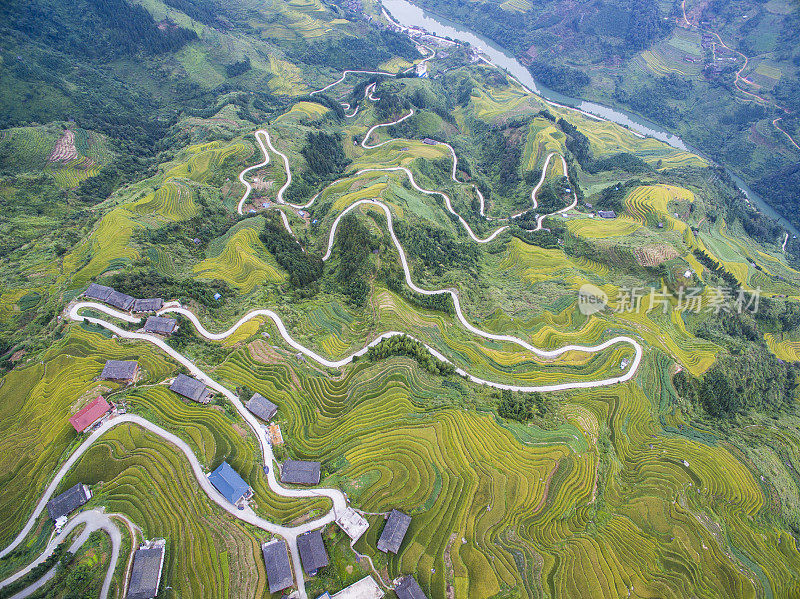 空中龙脊梯田