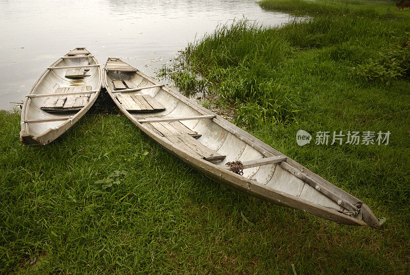 越南顺化香河上的船只