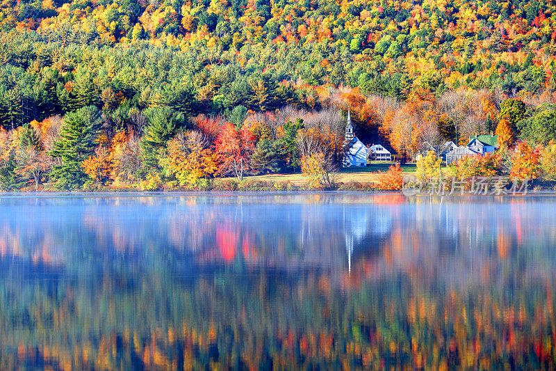 秋映在新罕布什尔州的白山地区