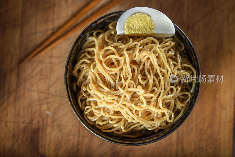 亚洲酱油面条