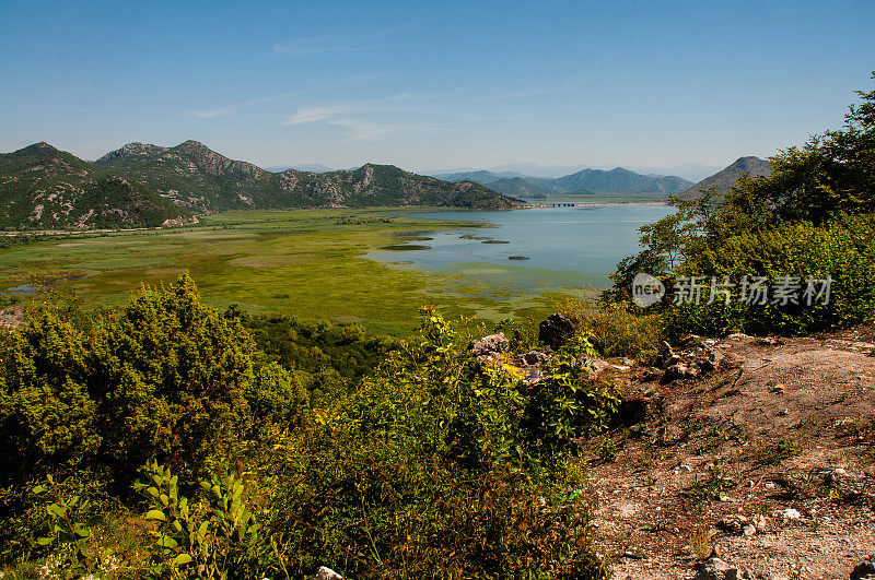 美丽的斯卡达湖渔业度假村