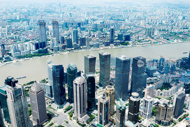 上海黄浦江和摩天大楼