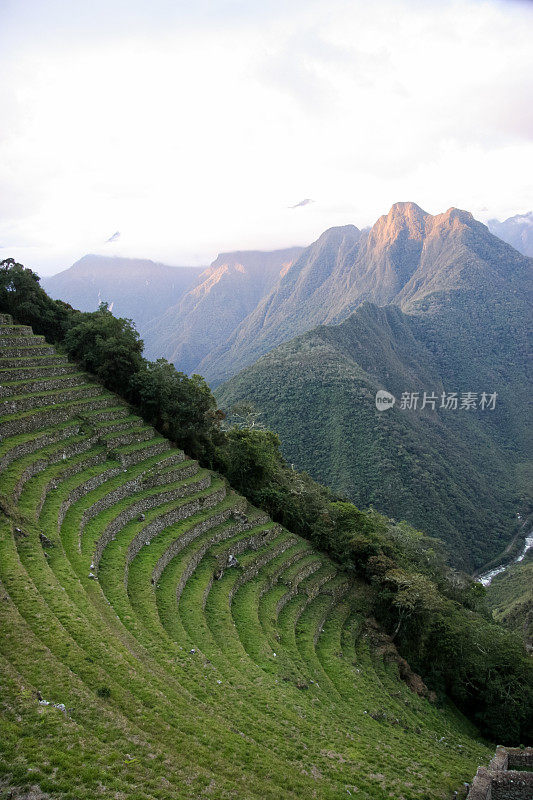 建在山坡上的秘鲁农业梯田