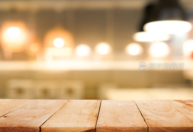 木头桌面上的光抽象背景