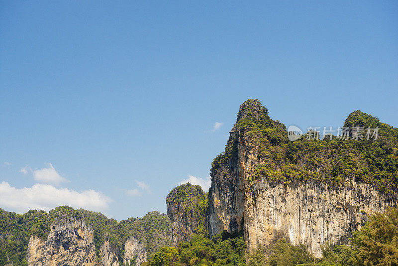 崎岖的喀斯特山区热带铁路海滩景观在泰国甲米