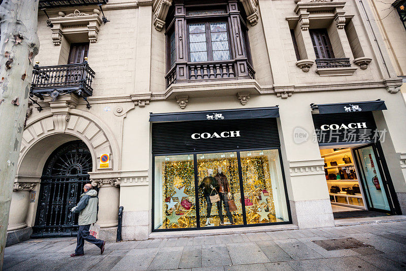 Coach精品店在马德里，西班牙
