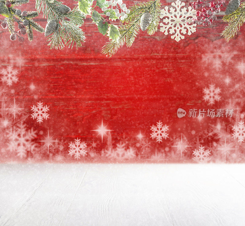圣诞红色背景雪与冷杉树，雪花，冬青