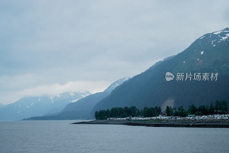 阿拉斯加苏厄德的山景