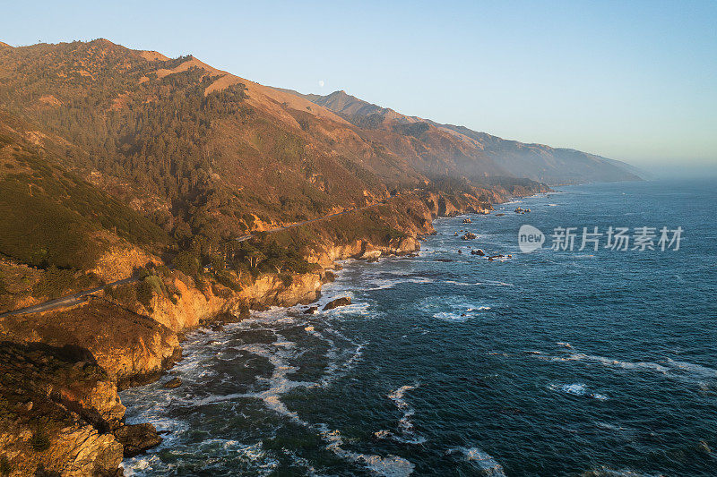 航拍大苏尔州立公园海岸在一个阳光明媚的日子