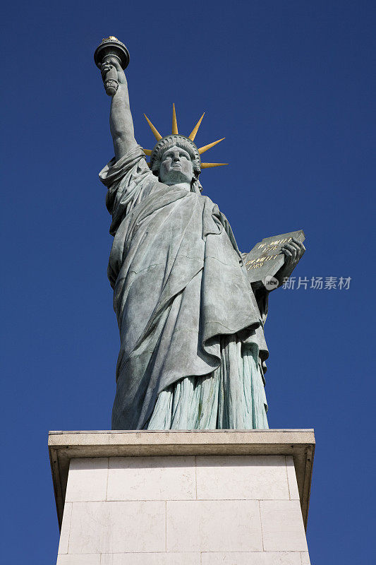 自由女神像的复制品，巴黎和复制空间