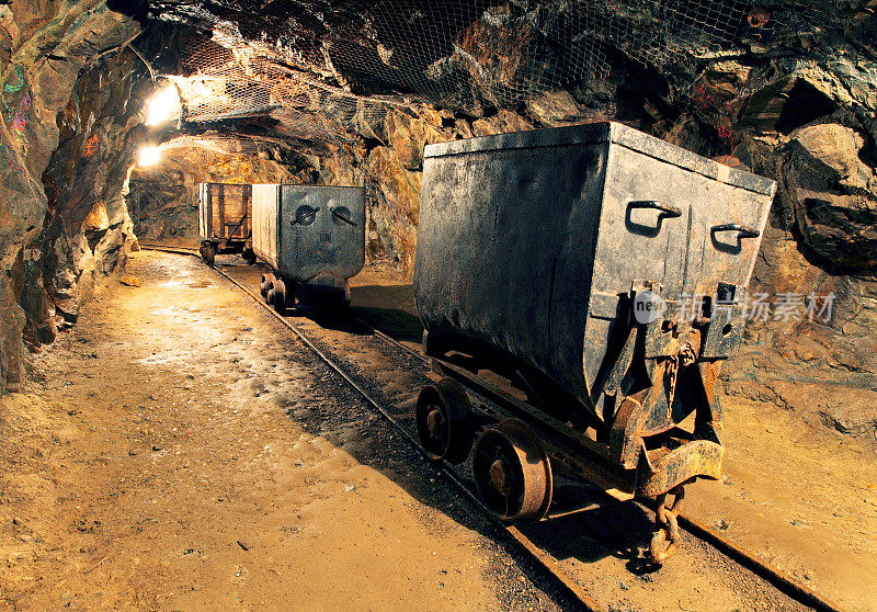 地下矿山隧道，采矿业