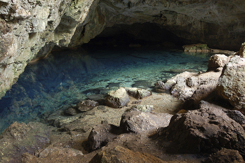 土耳其库萨达西宙斯洞穴