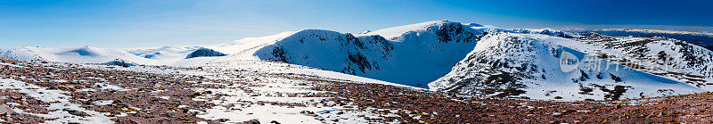 凯恩戈姆的冬季全景，苏格兰