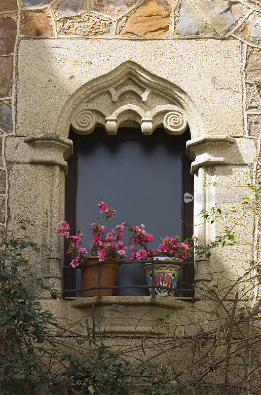 典型的西班牙式窗户
