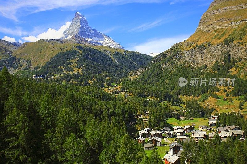 马特洪峰上泽马特阿尔卑斯村瑞士小木屋全景，瑞士阿尔卑斯山