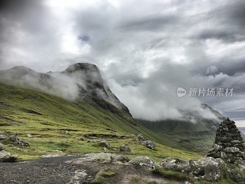 戏剧性的Streymoy景观