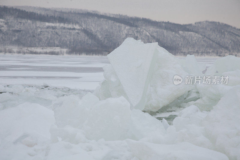 俄罗斯伏尔加河的冬天