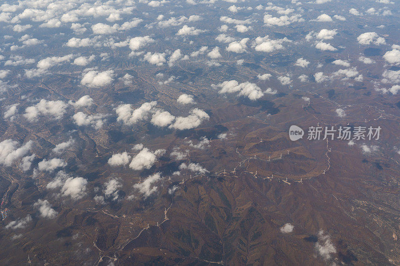 云和山脉的航空摄影