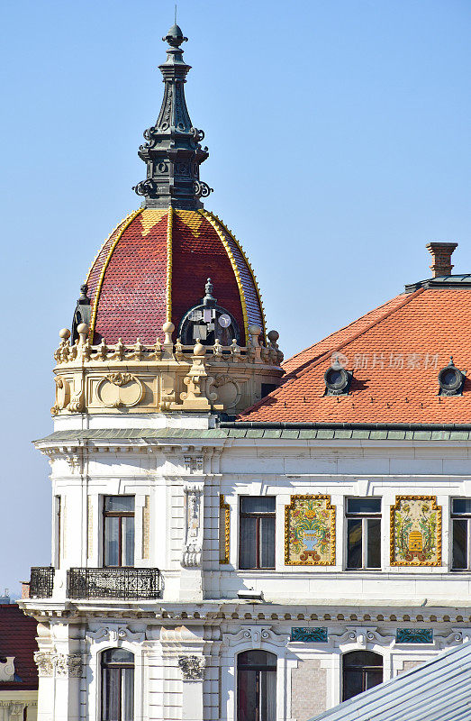 匈牙利佩克斯市一座古老建筑的塔楼