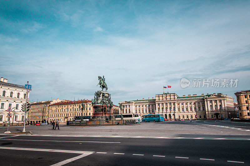 沙皇尼古拉斯一世雕像和圣艾萨克大教堂，圣彼得堡，俄罗斯