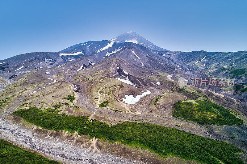 阿瓦钦斯基火山的斜坡。