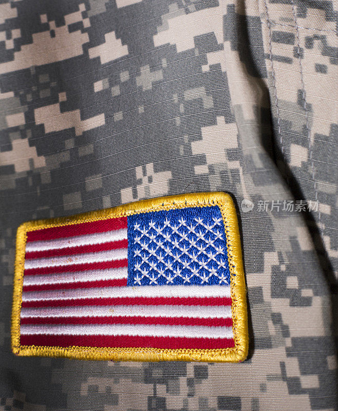 美国国旗在美国军服袖子上。
