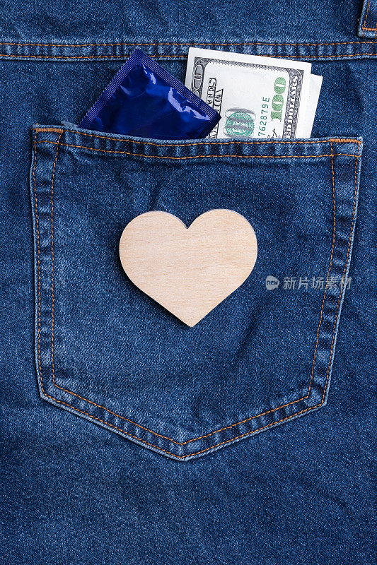 我口袋里有美元和安全套，心肝。爱钱的概念